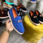 Mocassins en daim bleu H – Élégance et confort premium