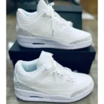 Baskets blanches unisexes au design épuré avec détails texturés gris
