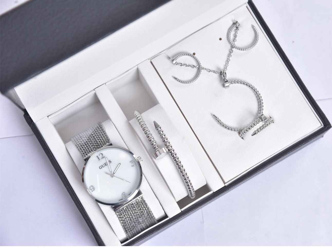 Coffret cadeau montre et bijoux pour femme Coffret cadeau montre et bijoux pour femme – Image 1