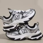 New Balance Argentée et Noir